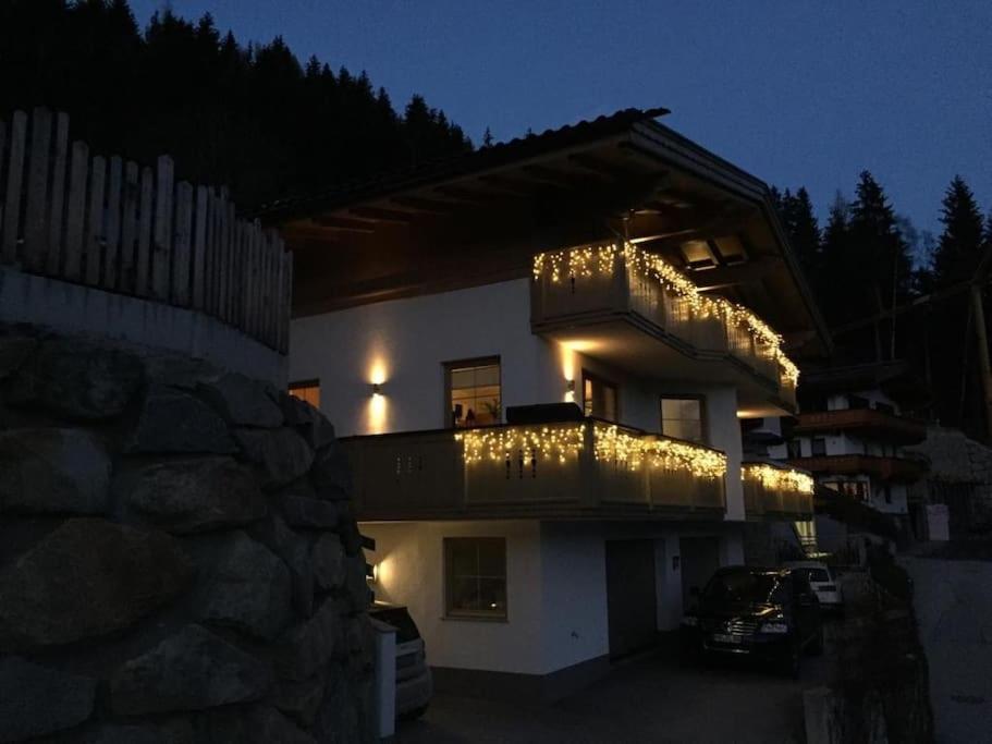 Ferienhaus Zillertal Panorama Blick Balkon Sauna Zellberg Εξωτερικό φωτογραφία