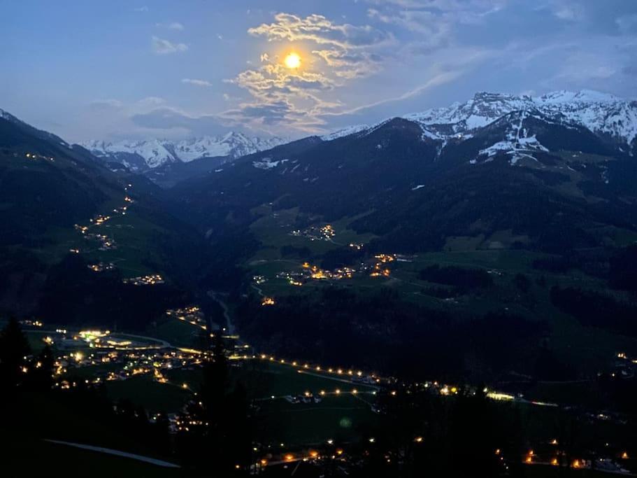 Ferienhaus Zillertal Panorama Blick Balkon Sauna Zellberg Εξωτερικό φωτογραφία