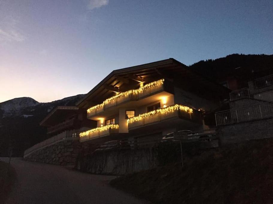 Ferienhaus Zillertal Panorama Blick Balkon Sauna Zellberg Εξωτερικό φωτογραφία
